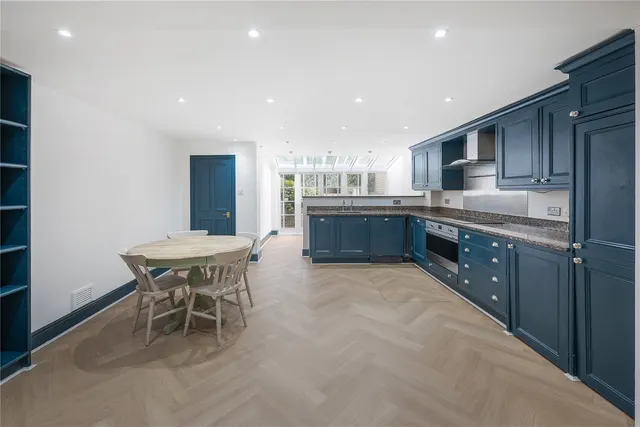 Photo 2 — Rostrevor Road, Fulham, London, SW6