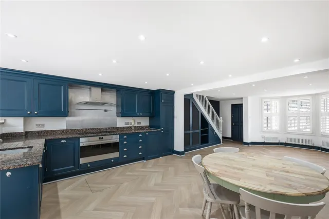 Photo 3 — Rostrevor Road, Fulham, London, SW6
