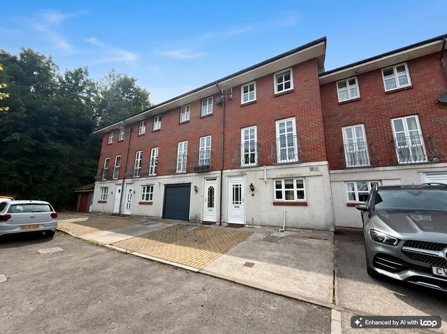 Waverley Drive, Mumbles, SA3, photo 1