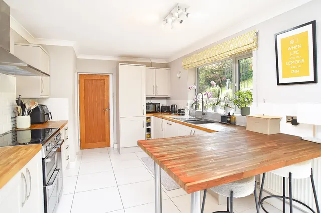 Langwith Valley Road, Collingham, LS22, photo 2