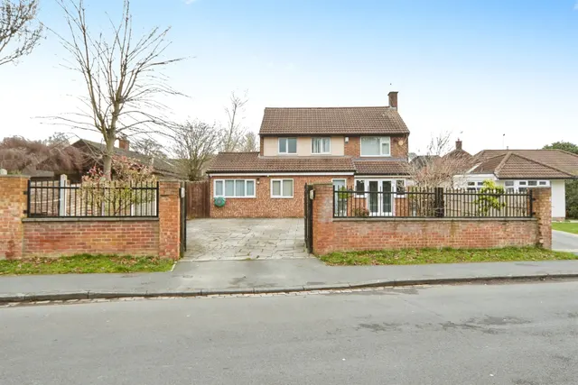 Rockwood Road, Calverley, LS28, photo 1