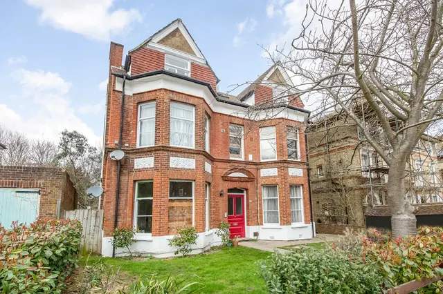 Victoria Crescent, London, SE19, photo 1