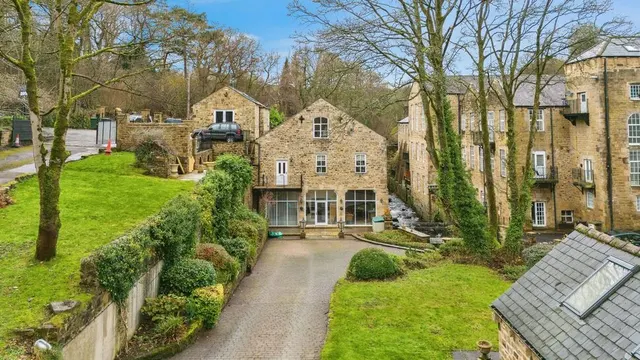 Lower Holme Way, Oakworth, BD22, photo 1