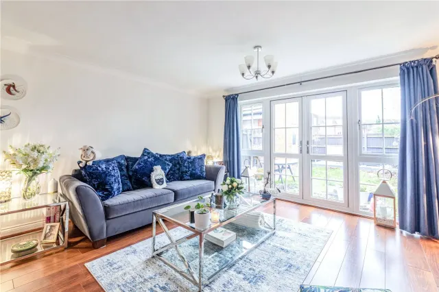 Derisley Close, Byfleet, West Byfleet..., photo 1