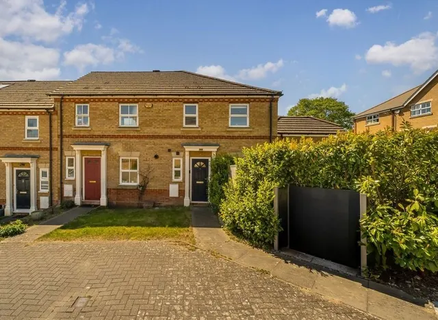 Swaledale Close, New Southgate, N11, photo 1