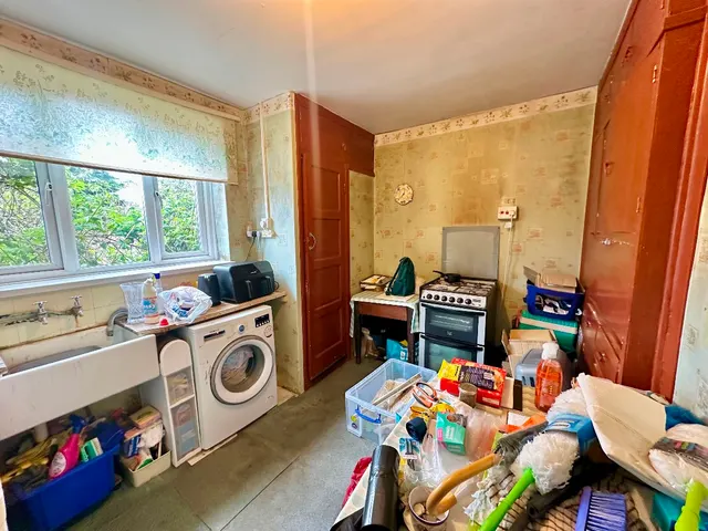 Photo 3 — Wickford Drive, Harold HIl