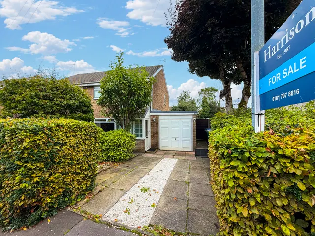 Walshaw Road, Walshaw, Bury, BL8 1PY, photo 1