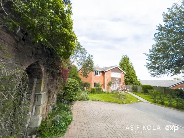 Photo 2 — Asif Kola has sold Grotto Lane, Wolverhampton, WV6 9LP