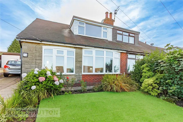 Den Hill Drive, Springhead, OL4, photo 1