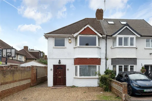Grove Crescent, Feltham, TW13, photo 1