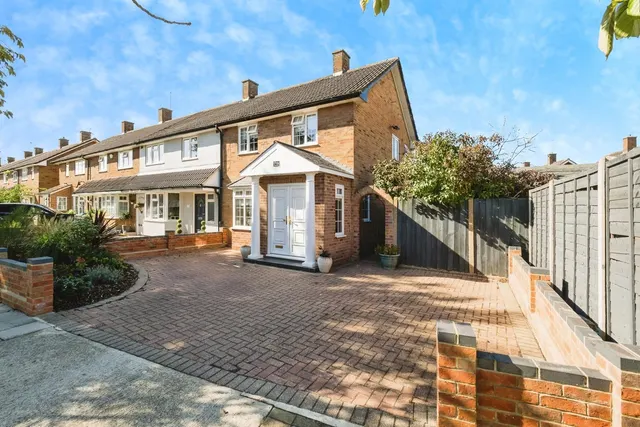 Deere Avenue, Rainham, RM13, photo 1