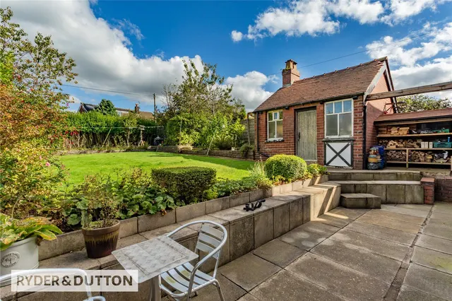 Oldham Road, Thornham, OL16, photo 3