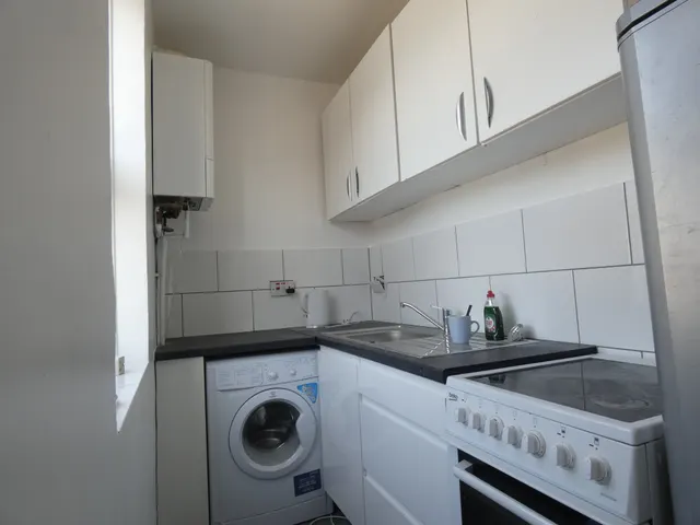 Greenford Avenue, Hanwell, W7, photo 3