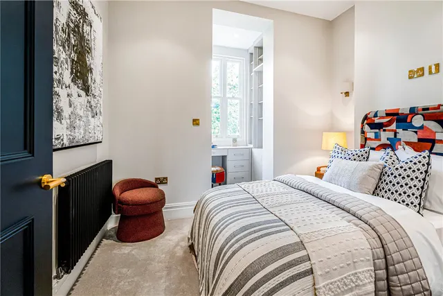 Photo 3 — Stapleton Hall Road, London, N4