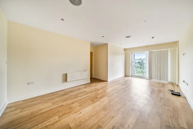 Photo 3 — 45 Eldon House, 52 Aerodrome Road, London