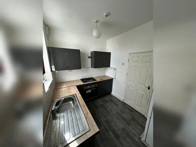 Cromford Street, Sheffield, S2, photo 2