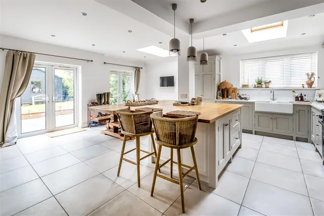 Gatesden Road, Fetcham, KT22, photo 3
