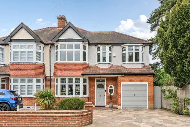 Ridgeway, Hayes, Kent, BR2, photo 1