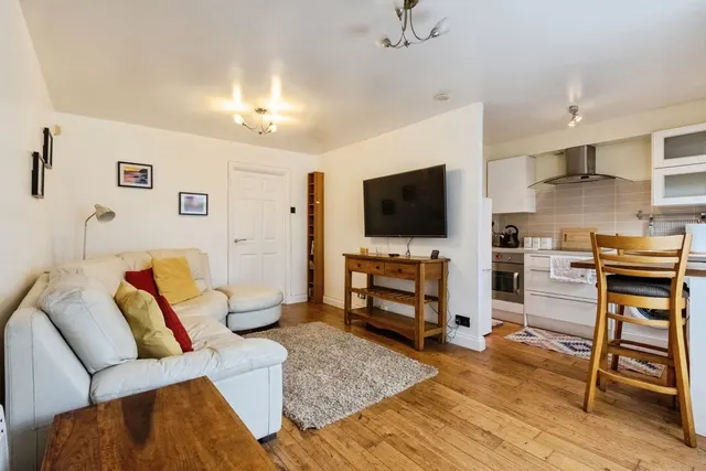 Photo 2 — Dickinson Court, Wakefield, West Yorkshire, WF1