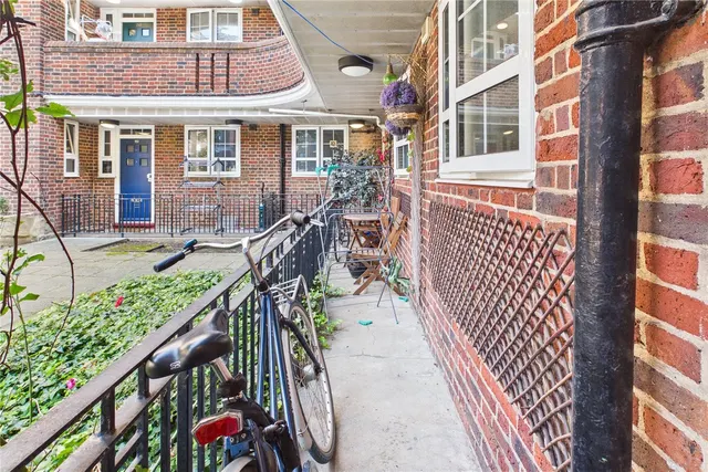 Photo 2 — Tilson Gardens, London, SW2