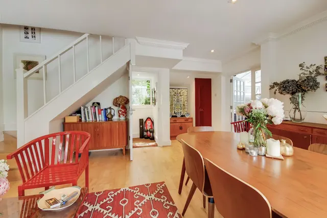 Photo 3 — 28 Logan Place, London