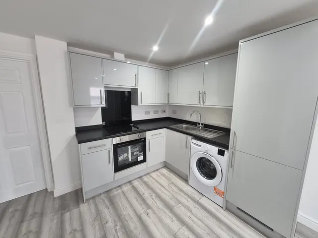 Photo 3 — Flat 1, Peveril Street, NG7
