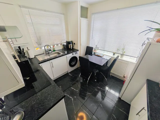 Godfrey Avenue, Northolt, UB5, photo 2
