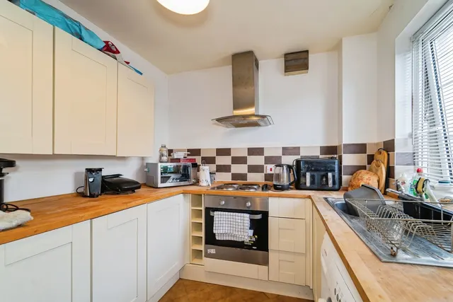 Cadogan Close, Johnston, SA62, photo 3