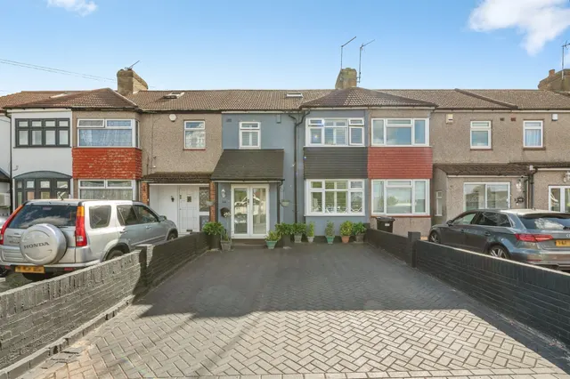 South End Road, Rainham, RM13, photo 1