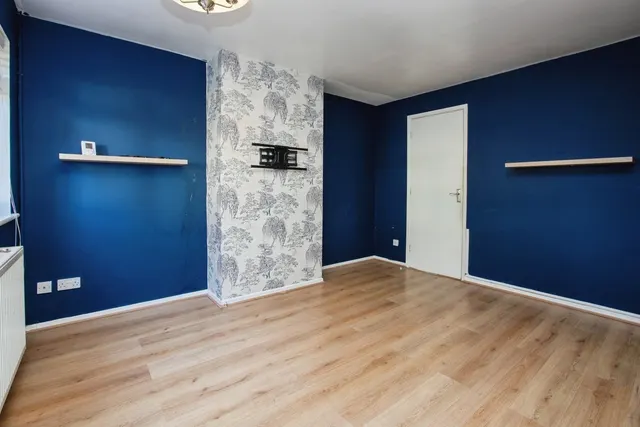 Dovedale Avenue, Sutton-in-Ashfield, NG17, photo 3