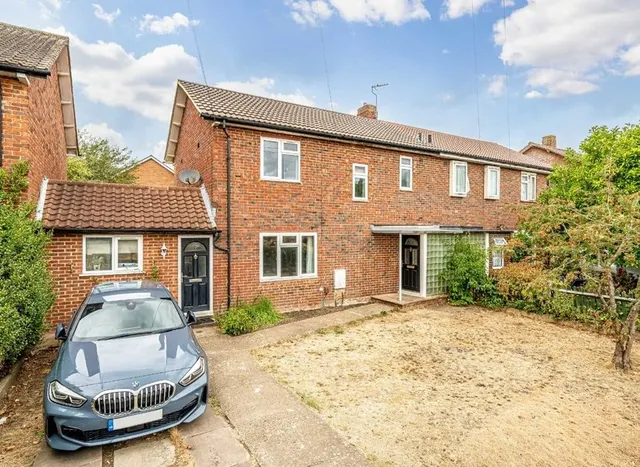 Churchfields Avenue, Feltham, TW13, photo 1