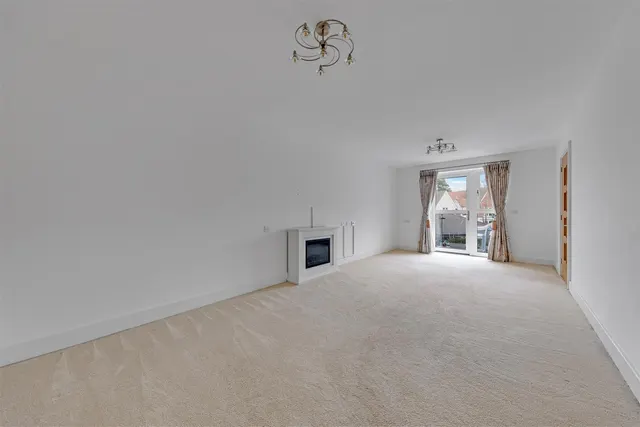 London Road, Guildford, GU1, photo 3