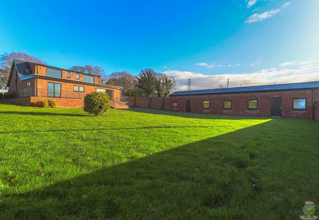 Lawn Drive, West Boldon, NE36, photo 1