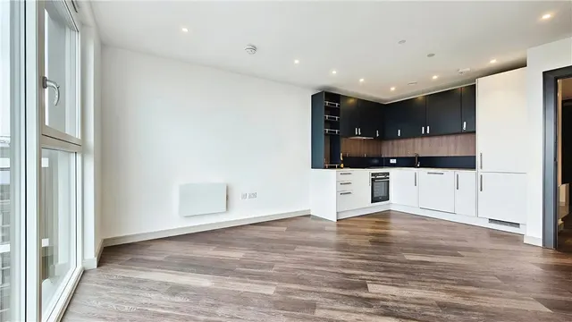 Eden Grove, Staines-upon-Thames, TW18, photo 1