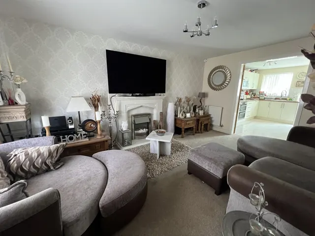 Salford Way, Church Gresley, DE11, photo 2