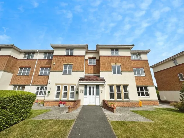Regency Gardens, Hyde, Greater Manchester, SK14, photo 1