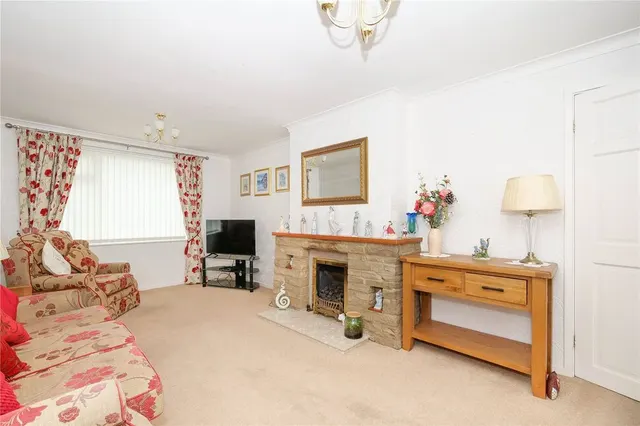 Photo 2 — Thirlmere Grove, Baildon, West Yorkshire, BD17