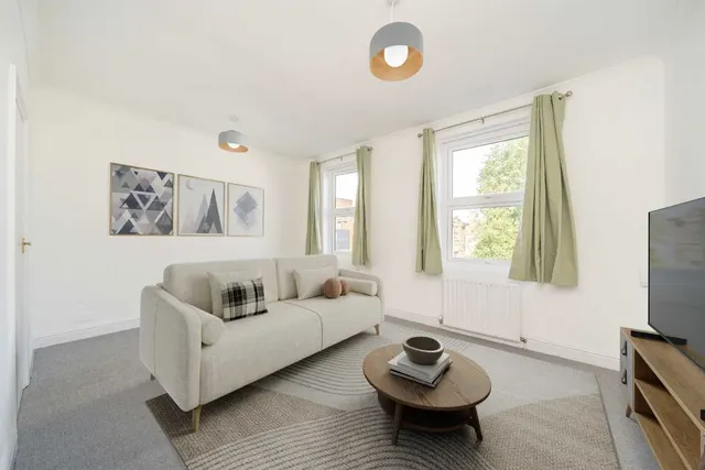 Merton High Street, SW19, photo 1