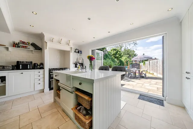 Photo 2 — Bedonwell Road, SE2