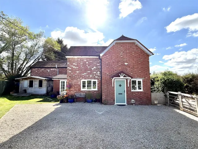 Cole Street Lane, Gillingham, Dorset SP8 5JQ, photo 1