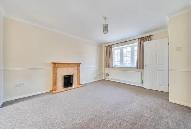 Longs Drive, Yate, BS37, photo 2
