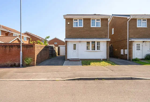 Longs Drive, Gloucestershire, Yate, BS37 5XR, photo 1