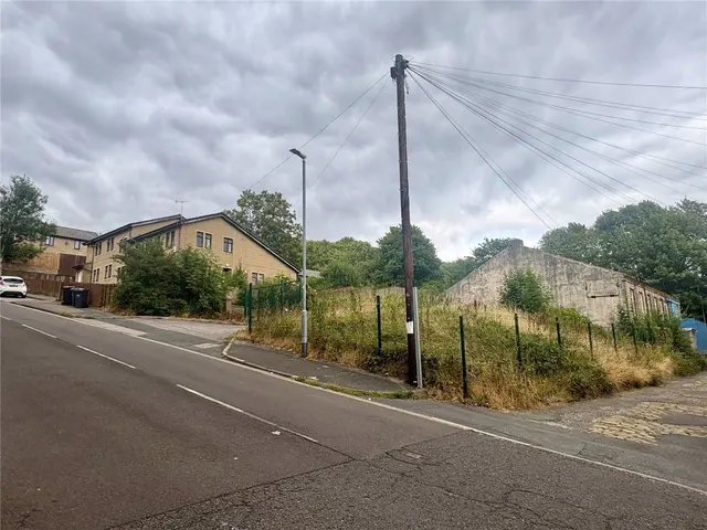 Photo 3 — Range Lane, Halifax, West Yorkshire, HX3