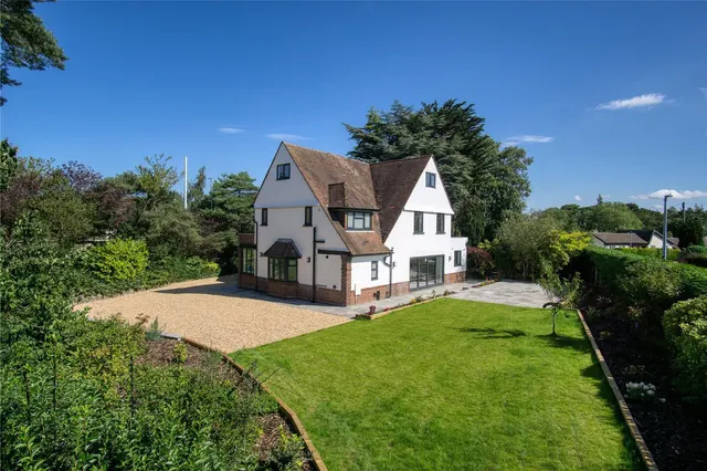 Chester Road, Marford, LL12, photo 1
