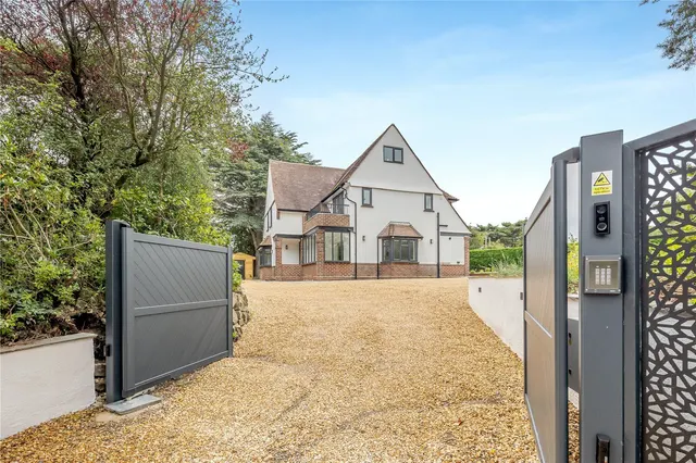 Chester Road, Marford, LL12, photo 2