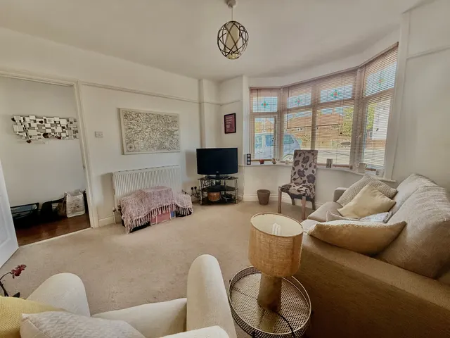 Photo 3 — Lower Northam Road, Hedge End, Southampton