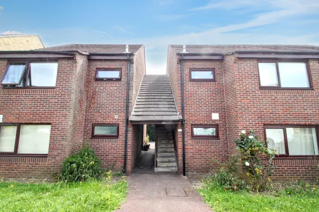 West Grove, Woodford Green, IG8, photo 1