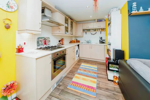 Photo 3 — Brookhill Road, Copthorne, Crawley