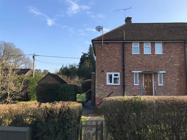 Wickham Close, Church Crookham, Fleet, Hampshire, GU52 6NU, photo 1