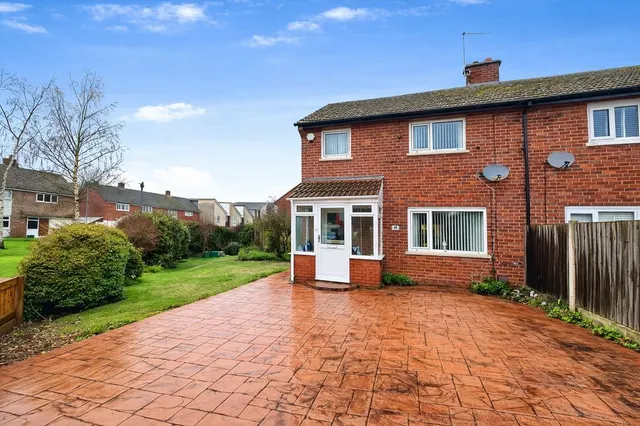 Photo 2 — Treborth Road, Blacon, Cheshire, CH1